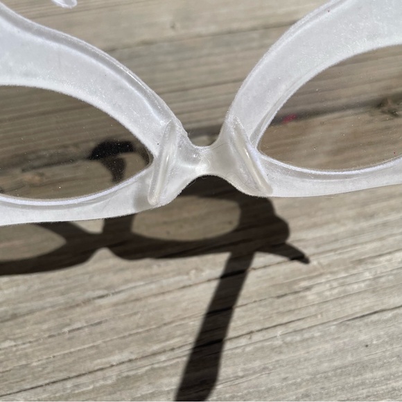 White Swan Mask Glasses - Picture 6 of 6